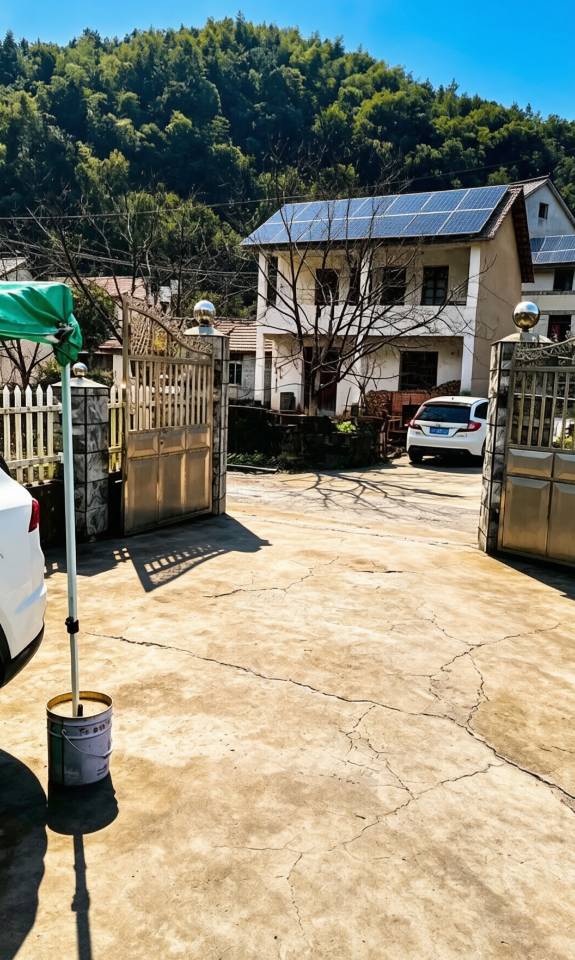 杭州市临安区可适合种玉米蔬菜，也可以做庭院经济农房出租